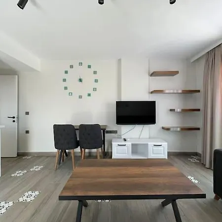 Zehra Boutique Homes, 300 Meters From The Sea 아파트 말마리스